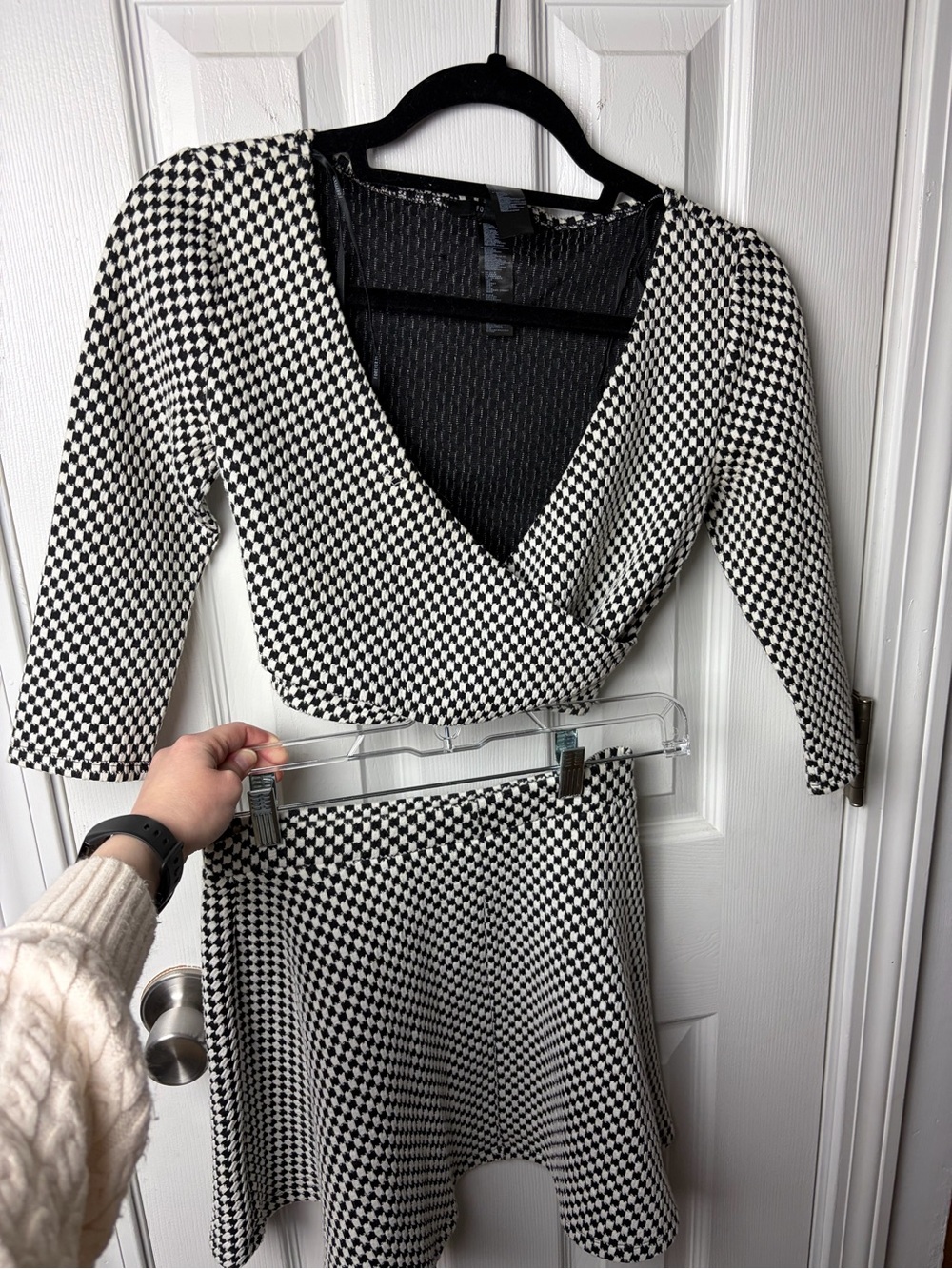 Forever 21 Black/White Houndstooth Two Piece Set Cropped Top Skater Skirt